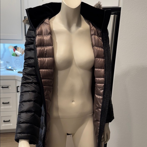 Andrew Marc Black Puffer Coat with Faux Fur Trim M - Picture 5 of 10